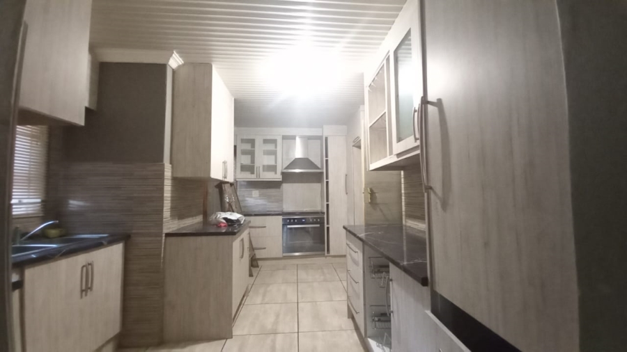 To Let 4 Bedroom Property for Rent in Blomanda Free State